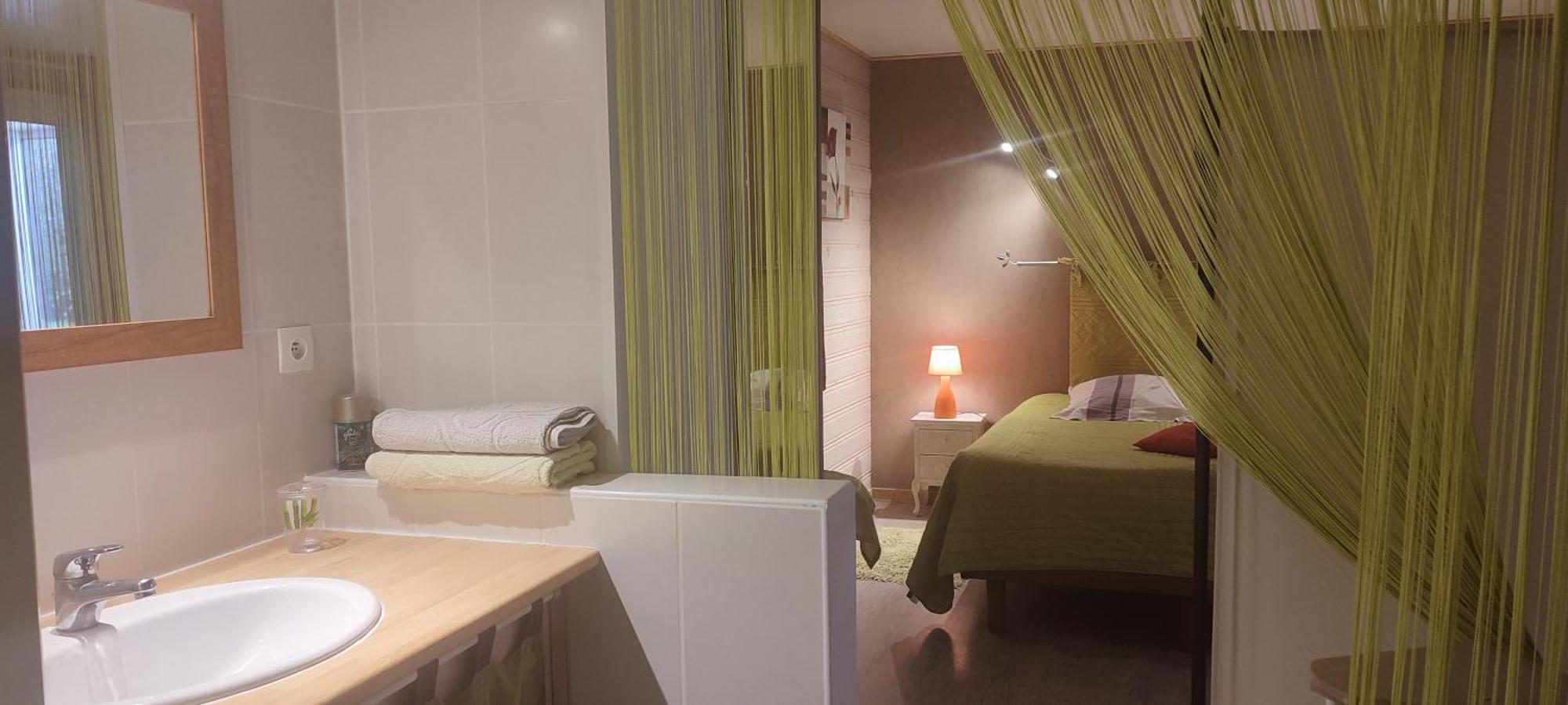 Gite Cosy, Sur Jardin, Terrasse Privee, Parking Au Calme En Rdc Gémozac Екстериор снимка